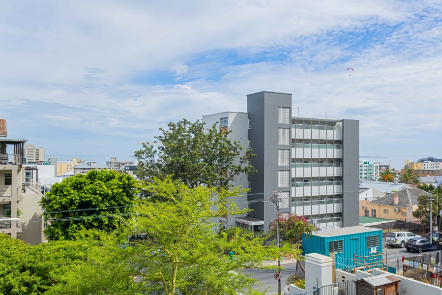 2 Bedroom Property for Sale in Sea Point Western Cape